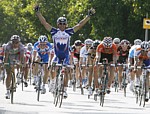 Robbie McEwen wins the Trofeo Palma at the Challenge Mallorca 2010